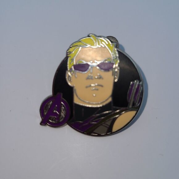 Marvel Avenger Hawkeye Disney Official Trading Pin - Picture 2 of 6